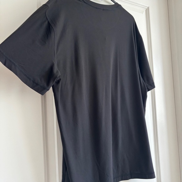 Vuori Short Sleeve Strato Graphic Tee Black Size Large NWOT - Picture 11 of 13